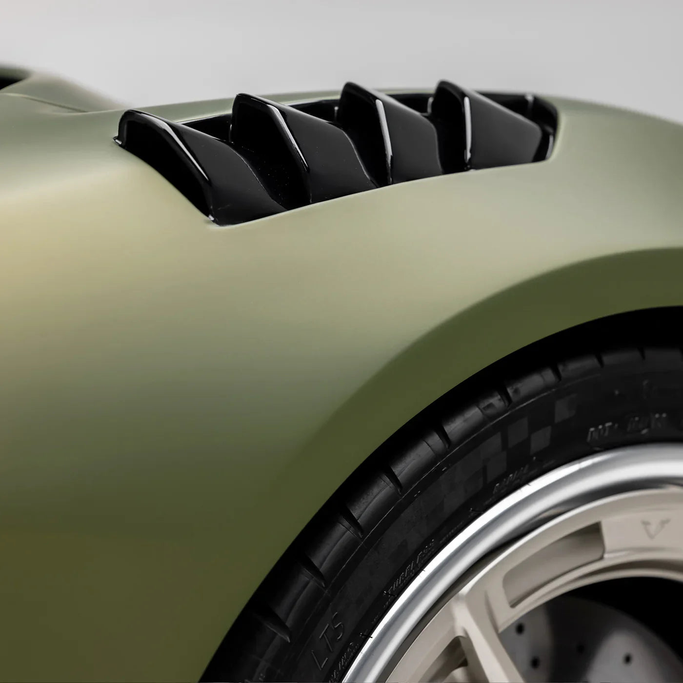 Vorsteiner Carbon Fiber Vented Fenders - 2024+ Lotus Emira